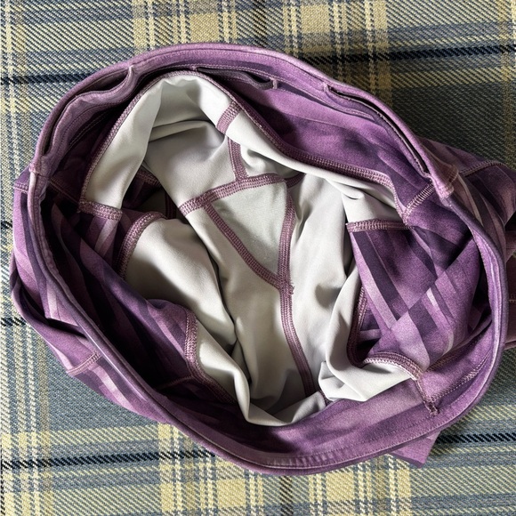 Lululemon Speed Up Purple Striped Crop Leggings Size 6 - Picture 8 of 11